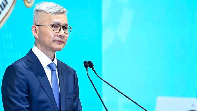 Macau’s Finance Secretary Steps Down Ahead of Key Overseas Visit