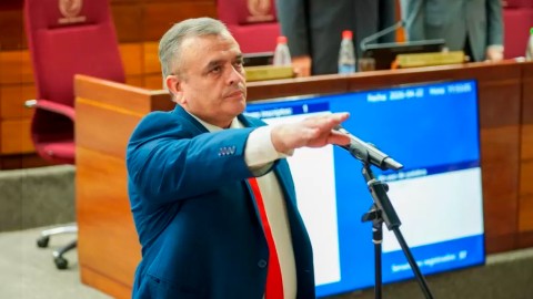 Cuestionan la legalidad de la banca en el Senado de Carlos Liseras por su permanencia en Conajzar