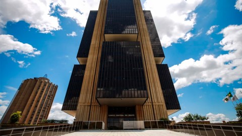Banco Central do Brasil integra apostas ao sistema cambial e reforça controle sobre transferências internacionais via eFX