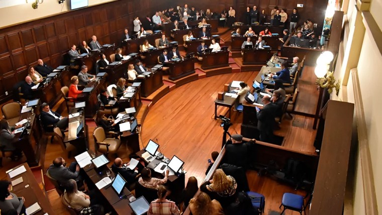 Mendoza avanza con la reforma del Instituto de Juegos y Casinos y la disolución del FTyC
