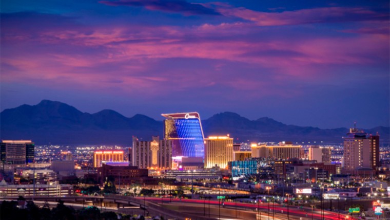 Los ingresos Las Vegas Strip cayeron en 2025 tras un récord en 2024