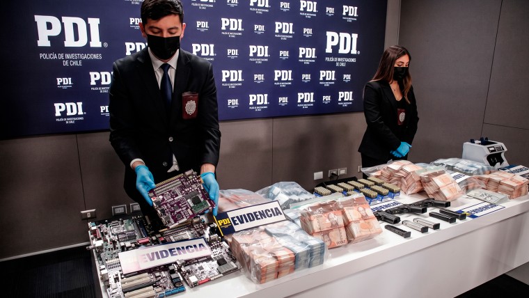 Desarticulan red china y allanan casinos clandestinos en Chile
