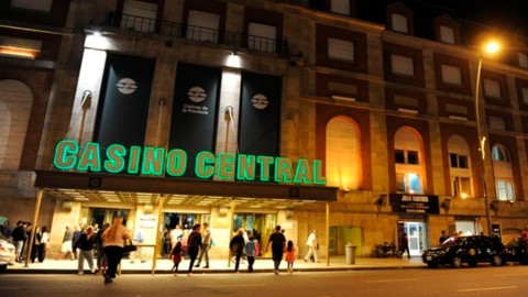 Casinos bonaerenses acuerdan una suba salarial del 7%
