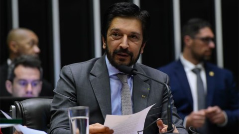 São Paulo avança com projeto para restringir publicidade de apostas em espaços públicos