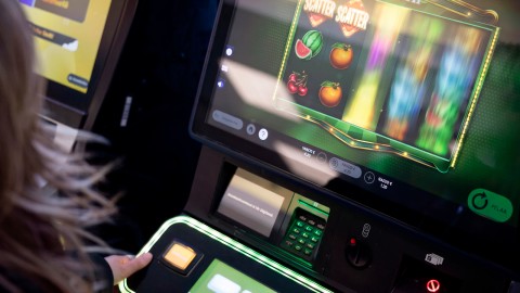 Investigation Reveals Slot Machine Disparities in Finland's Regions
