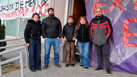 Ex empleados del Casino de Esquel reclaman por su situación laboral a la espera de una nueva licitación