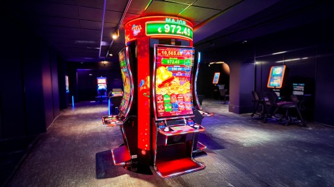 EGT Expands French Footprint with S 55 S ST Cabinet Installation at Casino Evian