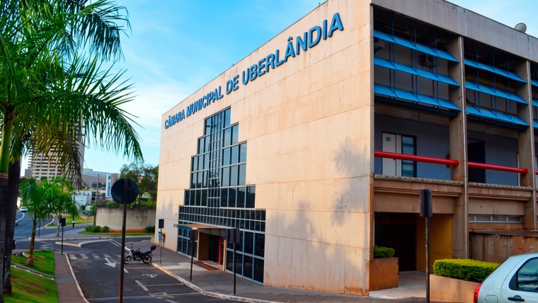 Uberlândia debate projeto para vetar publicidade de bets em espaços públicos