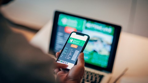 Shocking Claims Spark Debate on Australian Gambling Legislation Reform