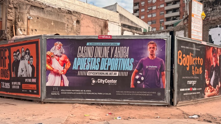 Rosario propone prohibir la publicidad de apuestas y juegos de azar en espacios públicos
