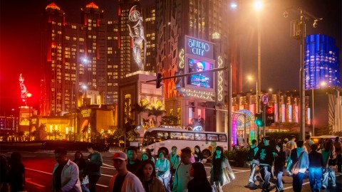 Macau Casino Stocks Slide as China Tightens Capital Controls