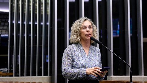 Projeto prevê taxa sobre bets para tratar vício em jogos no SUS