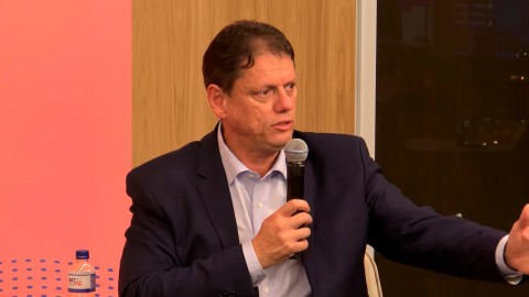 Tarcísio critica bets e promete programa de saúde mental em SP