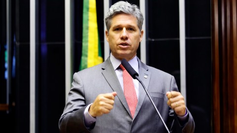 Deputado propõe plebiscito nacional para proibir apostas no Brasil