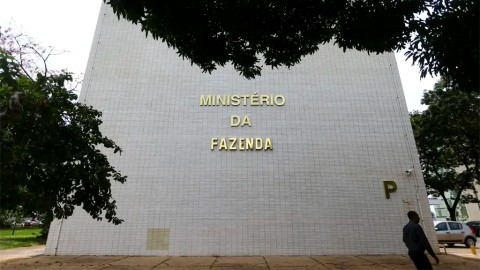 Fazenda mantém 40 processos após suspender 14 sites de bets