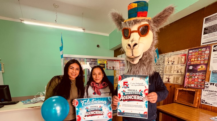 Inprojuy celebra su quinto aniversario con visitas sorpresa a agencias de Tómbola