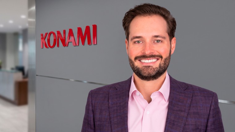 Shane Thompson de Konami Gaming reconocido por su aporte a la industria del juego