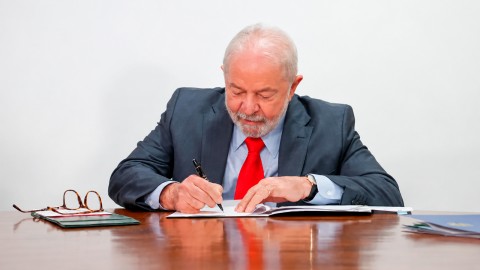 Lula Weighs Ban on Bets as Brazil Sector Defends Regulation