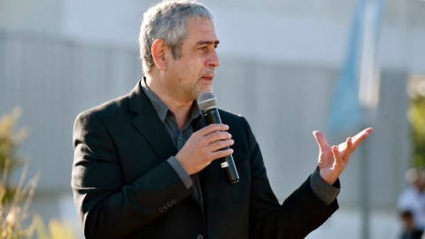 Provincia de Buenos Aires: Ferraresi propone bloquear las apuestas online en celulares