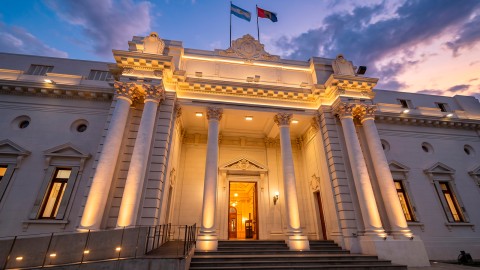 Santa Fe busca prohibir el acceso a casinos a deudores alimentarios
