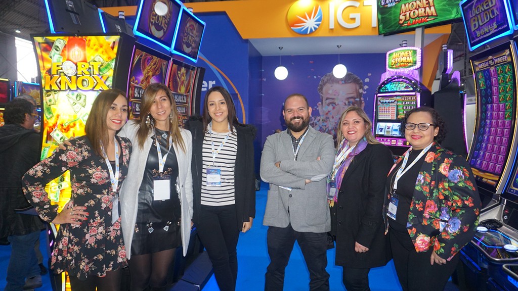 CrystalDual 27® de IGT hizo su debut en Latinoamérica en PGS 2018