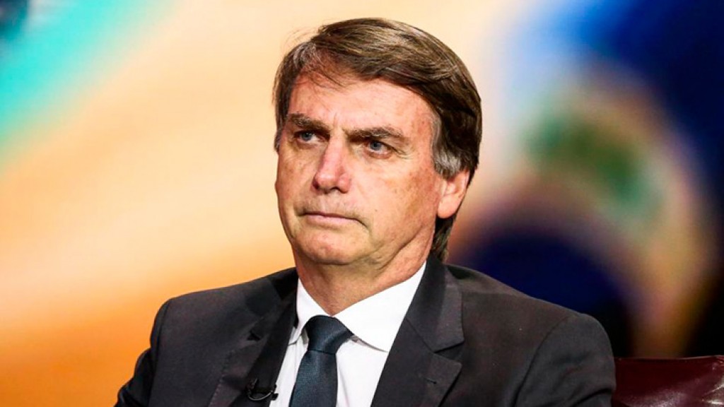 Bolsonaro signs the decree that privatizes sports betting in Brazil